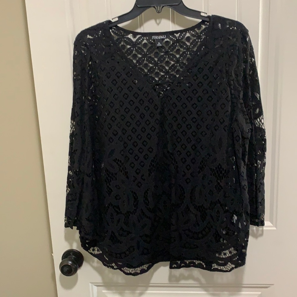 ROZ & ALI LACE TOP